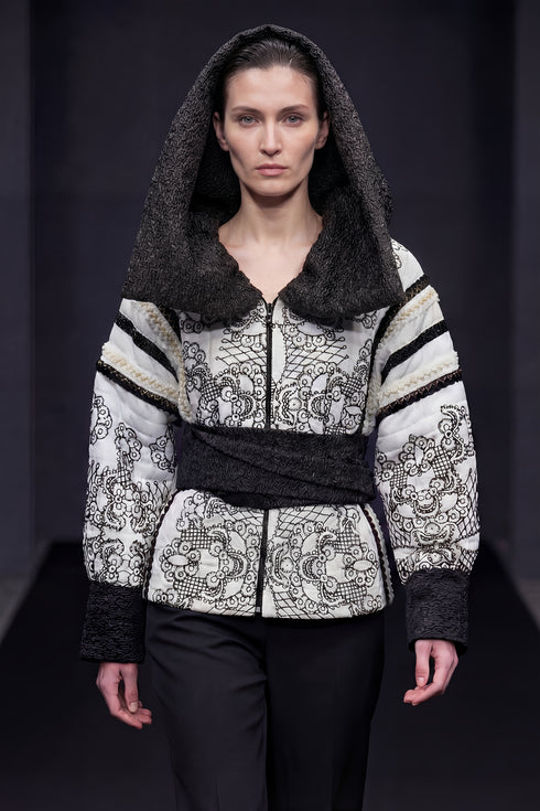 Jacheta de fas brodata cu aplicatii – LP143