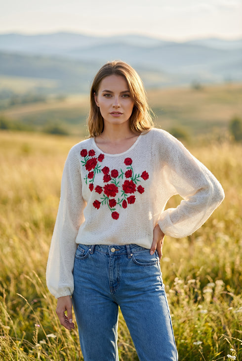 Bluza tricot de lana cu broderie - LP206