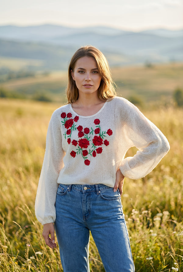 Bluza tricot de lana cu broderie - LP206