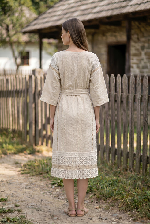 Rochie din In 100% cu Dantelă și Broderie – LP220R
