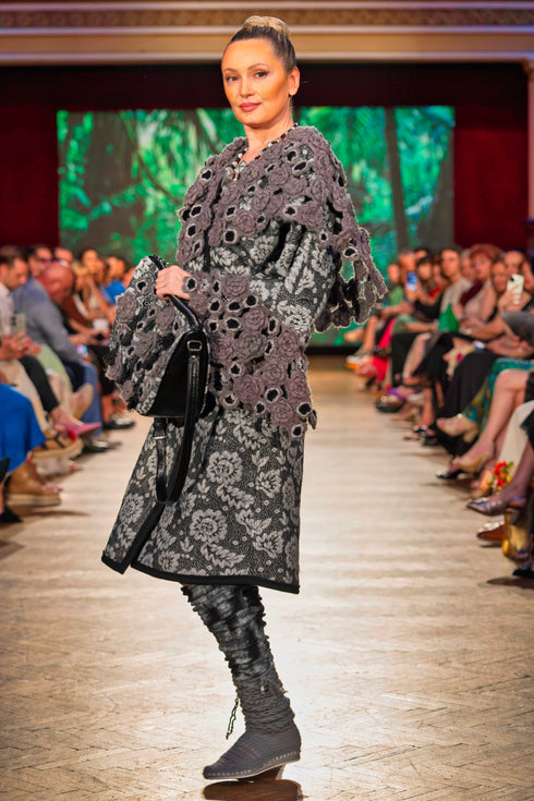 Jachetă stofă cu garnituri lucrate manual – CTN-76