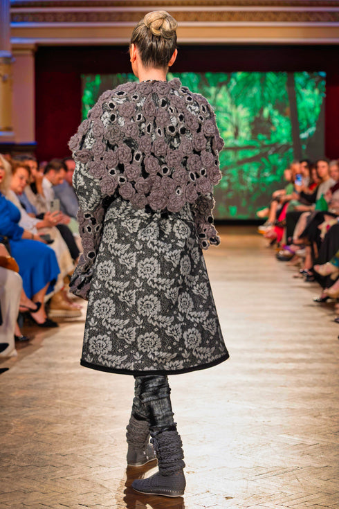 Jachetă stofă cu garnituri lucrate manual – CTN-76