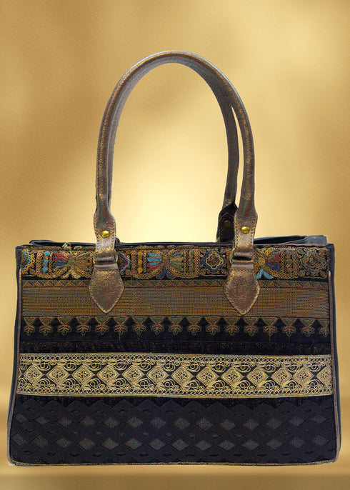 Poseta piele și aplicatii din dantela LP110