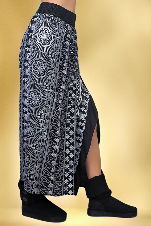 Fusta vâscoză brodată S10