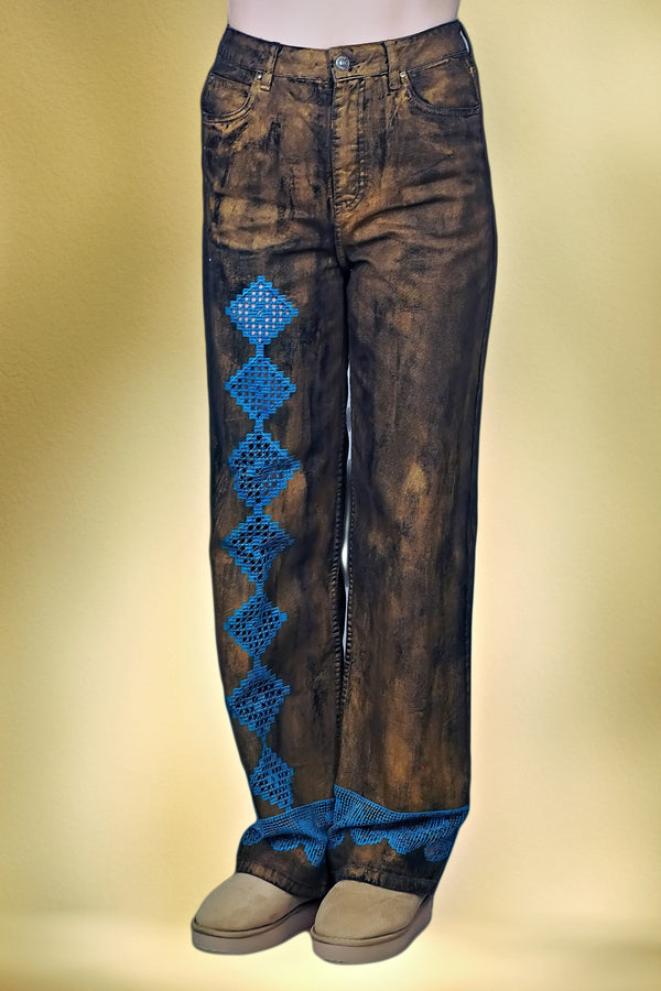 Pantaloni denim pictat și brodat S15