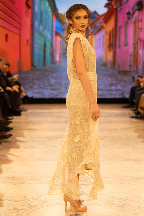 Rochie tule brodat si perle S46