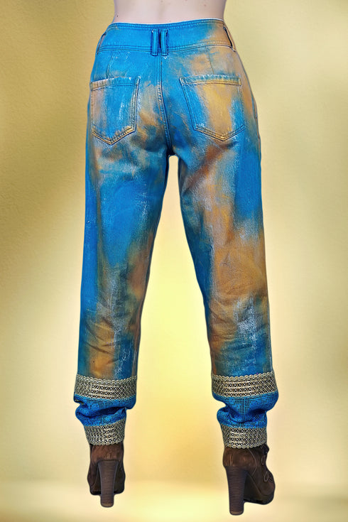 Pantaloni denim pictați și brodați S24