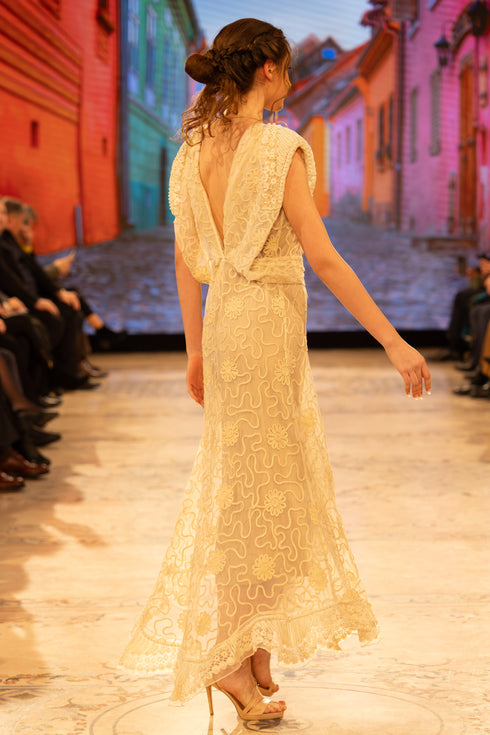 Rochie tule brodat si perle S46