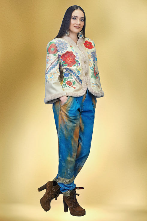 Pantaloni denim pictați și brodați S24