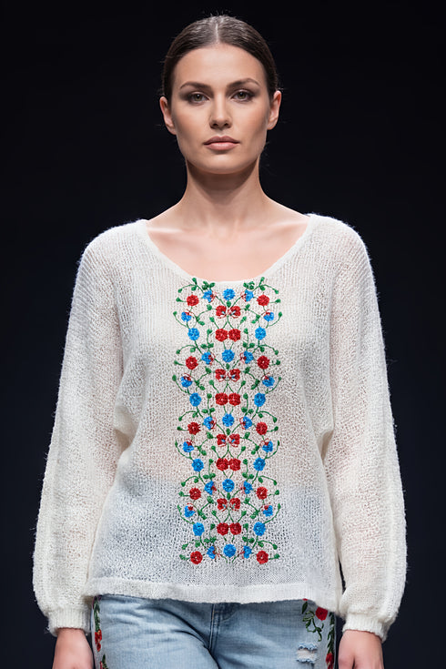 Bluza tricotata cu broderie – LP138