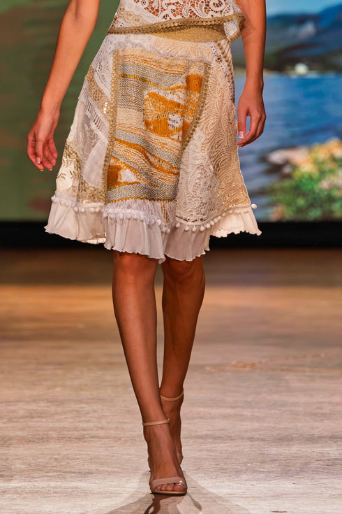 Fusta dantela cu aplicatii lucrate manual – CTN-53