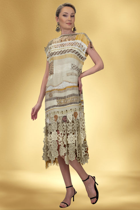 Rochie tricotată manual cu franjuri – CTN-U5