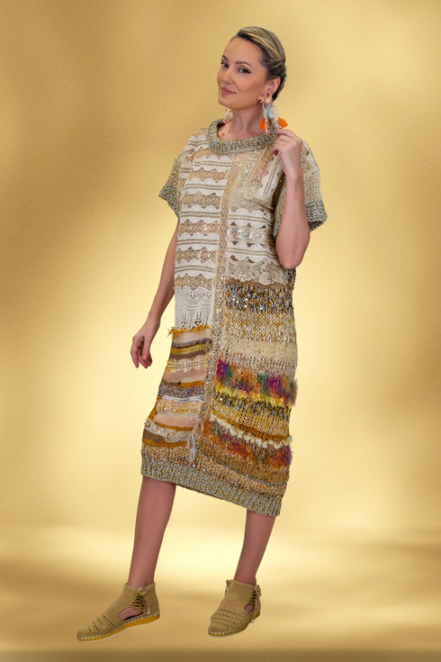 Rochie tricotată manual cu aplicații din dantelă – CTN-U3