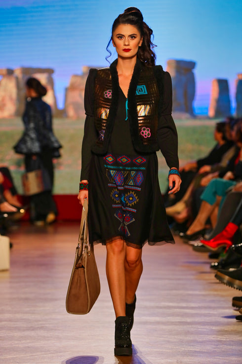 Rochie tricot lana cu broderie M-59