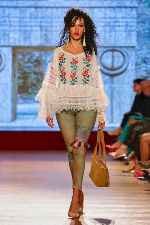 Pantaloni denim cu broderie si aplicatii freeshipping - Liza Panait Online Boutique