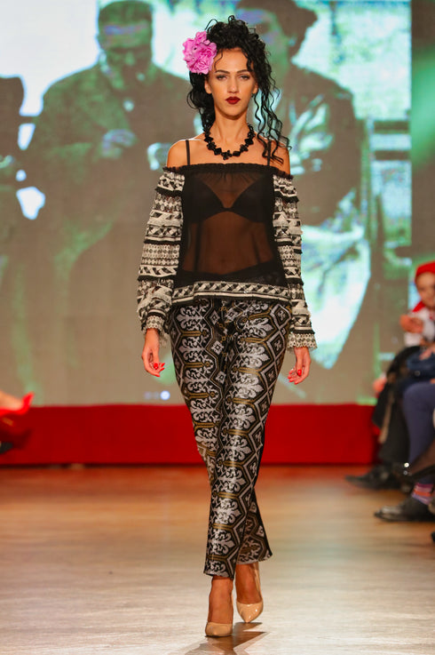 Bluza tul negru cu broderie P-56