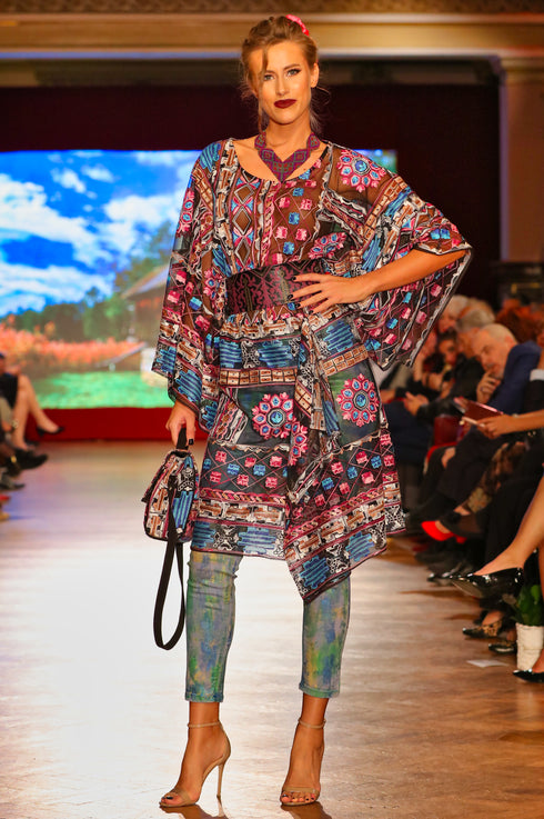 Bluza tul negru cu broderie P-70