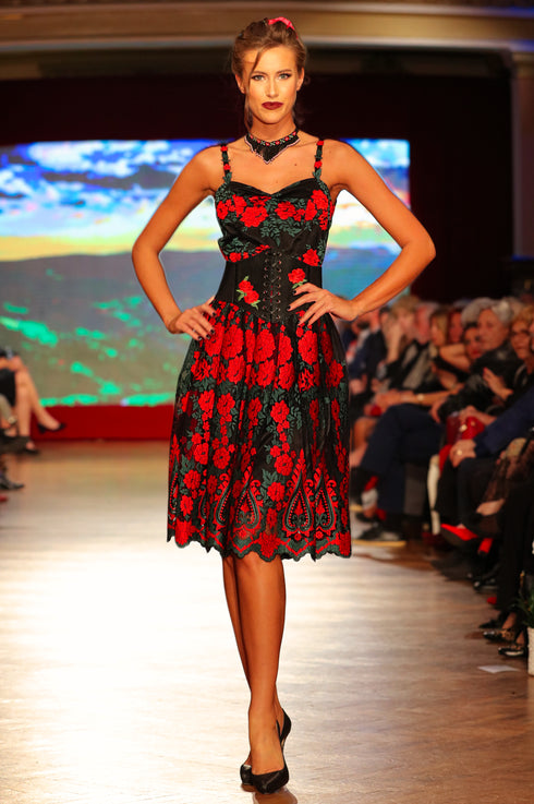 Rochie dantela neagra cu flori P-22