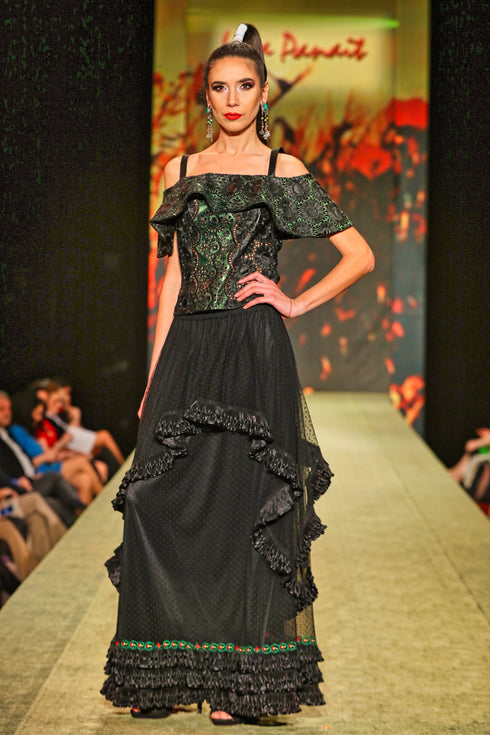 Fusta tull brodata V389