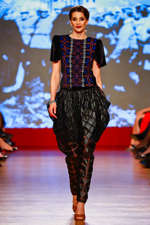 Bluza catifea cu broderie RM-79