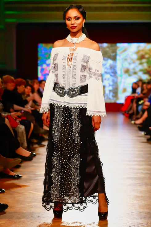 Bluza vascoza cu broderie RM-8