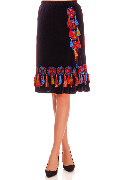 Fusta catifea cu broderie P-41